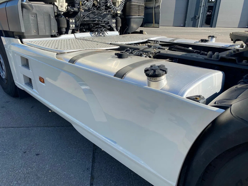 Trekker DAF XF 106.480 SSC / Intarder / Stand Airco / Full Spoilers: afbeelding 13