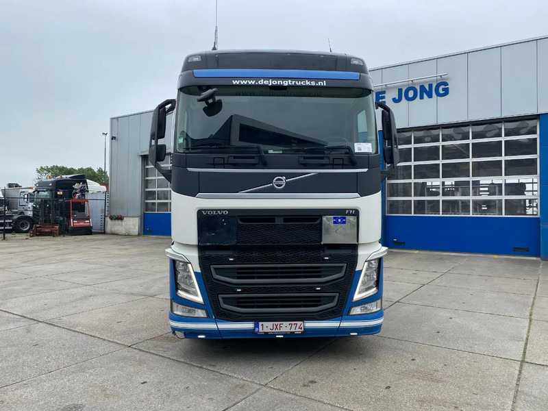 Volvo FH 13.420 Globetrotter / ADR / Stand Airco - Trekker: afbeelding 2 Volvo FH 13.420 Globetrotter / ADR / Stand Airco - Trekker: afbeelding 2