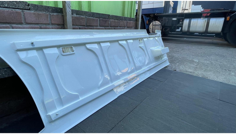 Scania Side Skirt Scania zijskirts - Aerokit/ Spoiler voor Vrachtwagen: afbeelding 4 Scania Side Skirt Scania zijskirts - Aerokit/ Spoiler voor Vrachtwagen: afbeelding 4