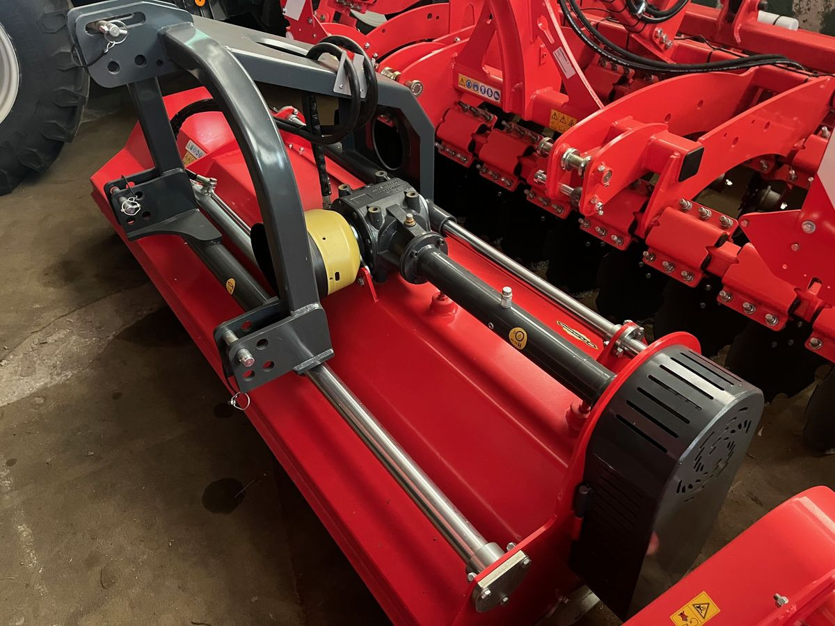 Powertec By Stumpf 260 - Klepelmaaier/ Mulcher: afbeelding 1 Powertec By Stumpf 260 - Klepelmaaier/ Mulcher: afbeelding 1