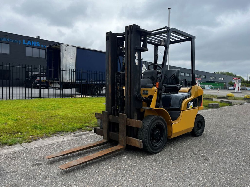Caterpillar DP25NT - Diesel heftruck: afbeelding 4 Caterpillar DP25NT - Diesel heftruck: afbeelding 4