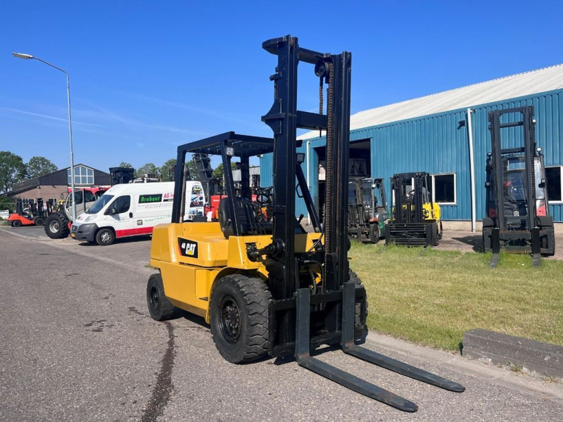 Caterpillar DP40K2 - Diesel heftruck: afbeelding 2 Caterpillar DP40K2 - Diesel heftruck: afbeelding 2