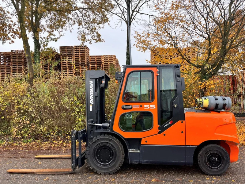 Doosan G55C-5 1593 HOURS - LPG heftruck: afbeelding 2 Doosan G55C-5 1593 HOURS - LPG heftruck: afbeelding 2