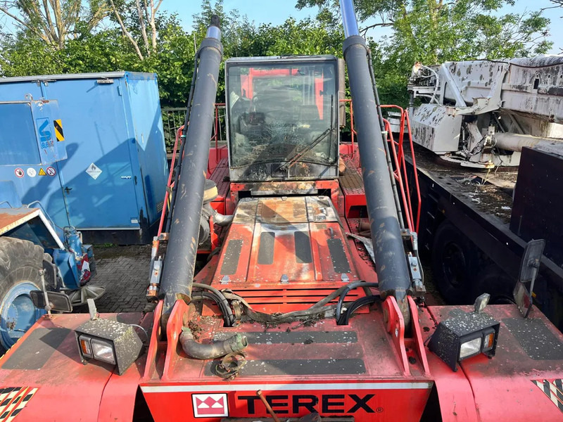 Terex Fantuzzi CS45KM FOR PARTS - Reach stacker: afbeelding 2 Terex Fantuzzi CS45KM FOR PARTS - Reach stacker: afbeelding 2
