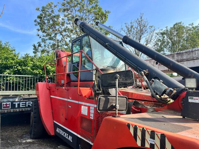 Terex Fantuzzi CS45KM FOR PARTS - Reach stacker: afbeelding 4 Terex Fantuzzi CS45KM FOR PARTS - Reach stacker: afbeelding 4