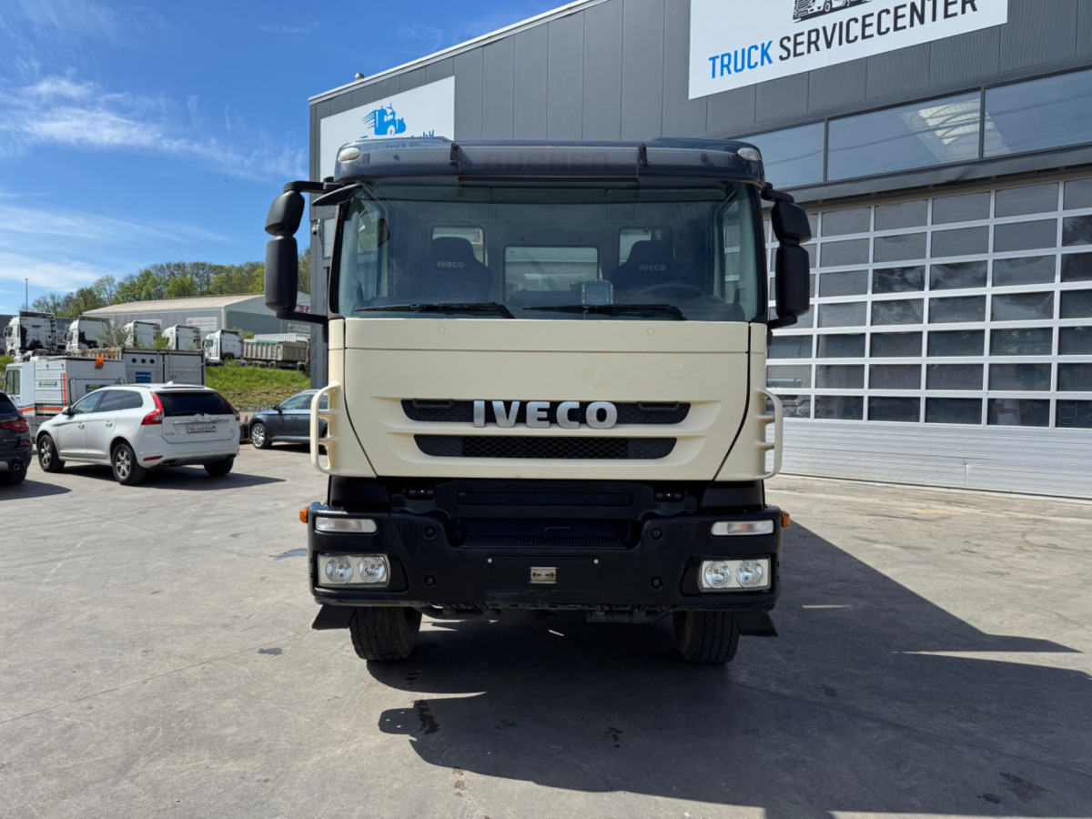 IVECO Trakker 450 8x4 - Kipper vrachtwagen: afbeelding 3 IVECO Trakker 450 8x4 - Kipper vrachtwagen: afbeelding 3