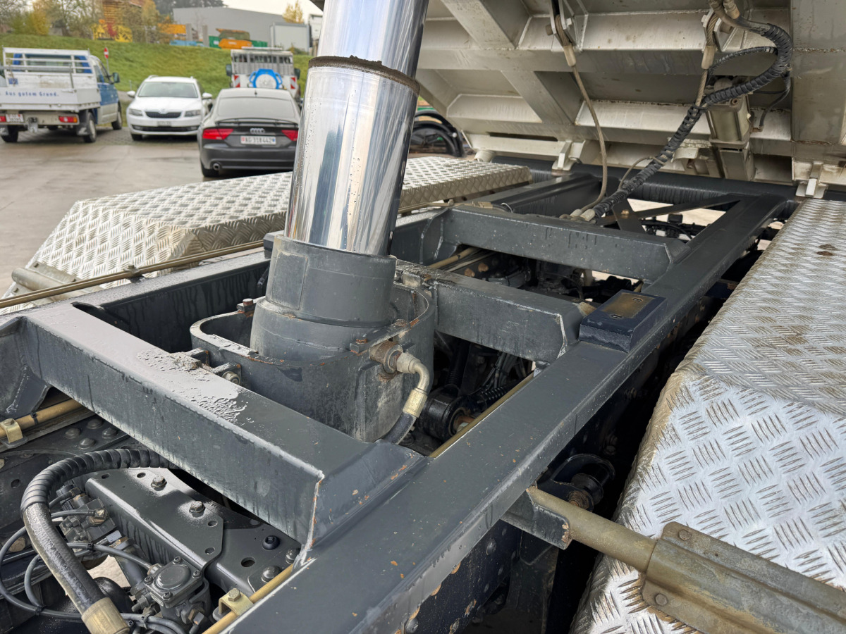 Kipper vrachtwagen MERCEDES Actros 3246 8x4 Moser: afbeelding 12