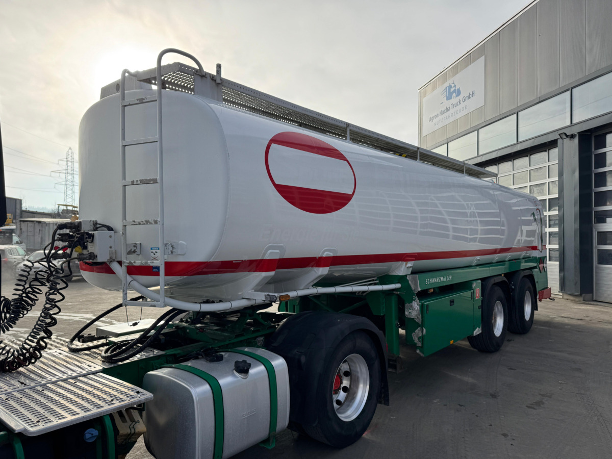 SCHWARZMÜLLER Tank 32'770L 3 Kammern - Tankoplegger: afbeelding 1 SCHWARZMÜLLER Tank 32'770L 3 Kammern - Tankoplegger: afbeelding 1