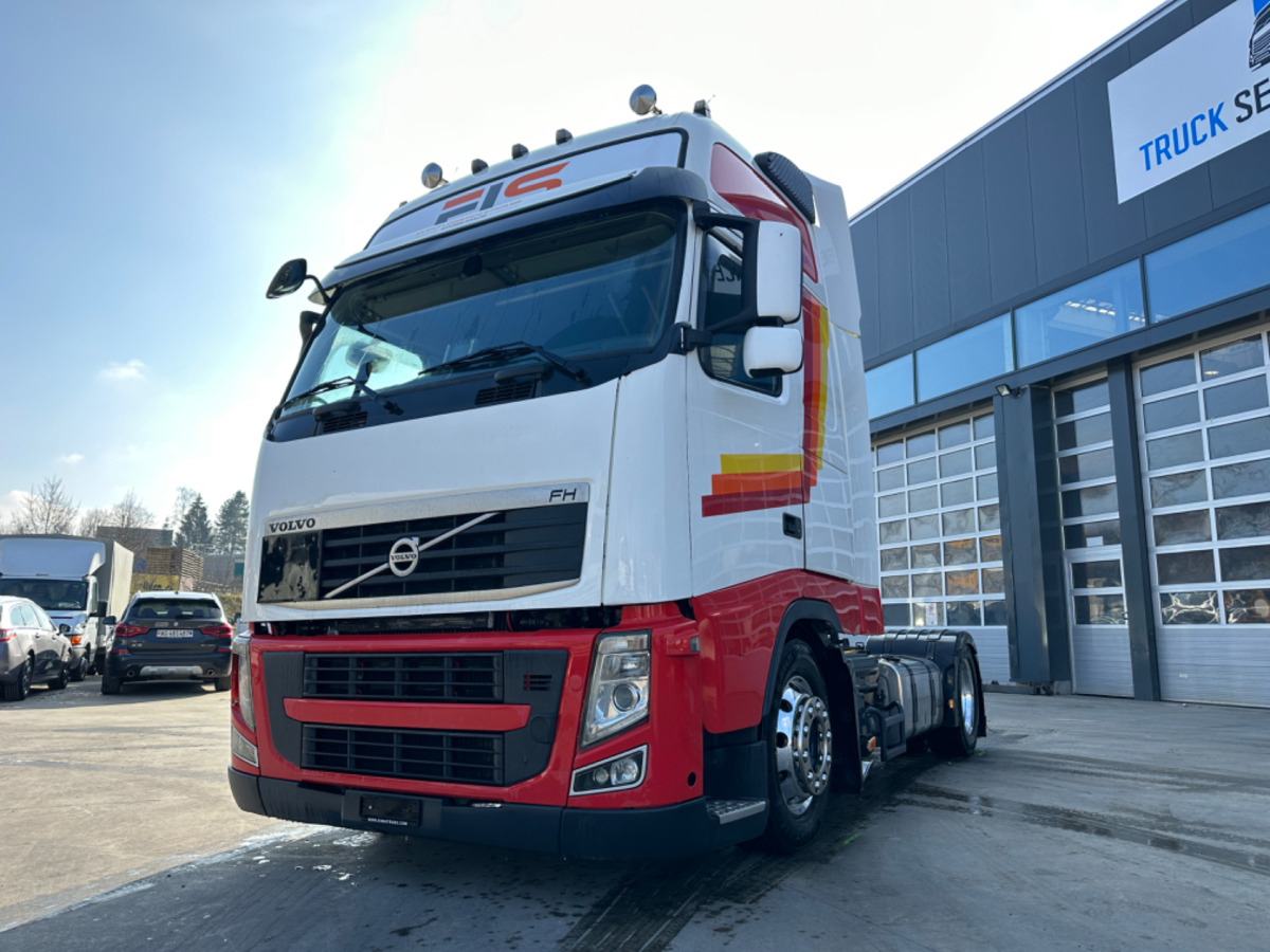 VOLVO FH-420 4x2 Lowdeck - Trekker: afbeelding 1 VOLVO FH-420 4x2 Lowdeck - Trekker: afbeelding 1