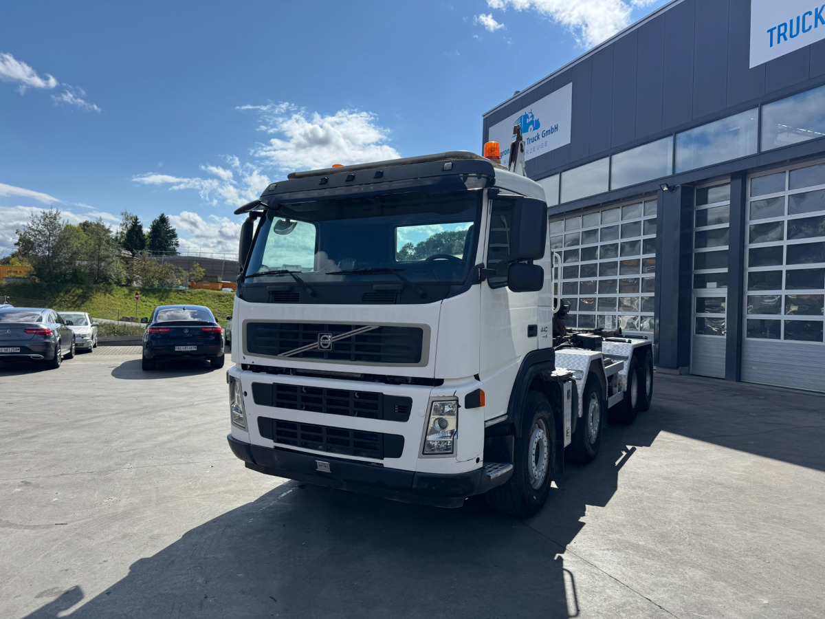 VOLVO FM-440 8x4 Hiab 25T AHK - Haakarmsysteem vrachtwagen: afbeelding 1 VOLVO FM-440 8x4 Hiab 25T AHK - Haakarmsysteem vrachtwagen: afbeelding 1