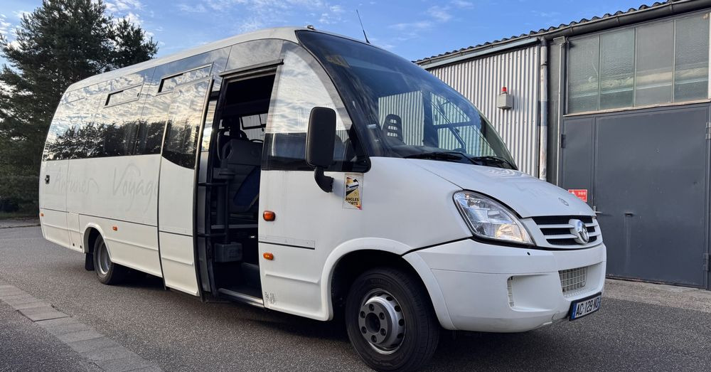 Iveco Wing /34 miejsca /mały przebieg /Cena:109000 zł netto - Minibus, Personenvervoer: afbeelding 1 Iveco Wing /34 miejsca /mały przebieg /Cena:109000 zł netto - Minibus, Personenvervoer: afbeelding 1
