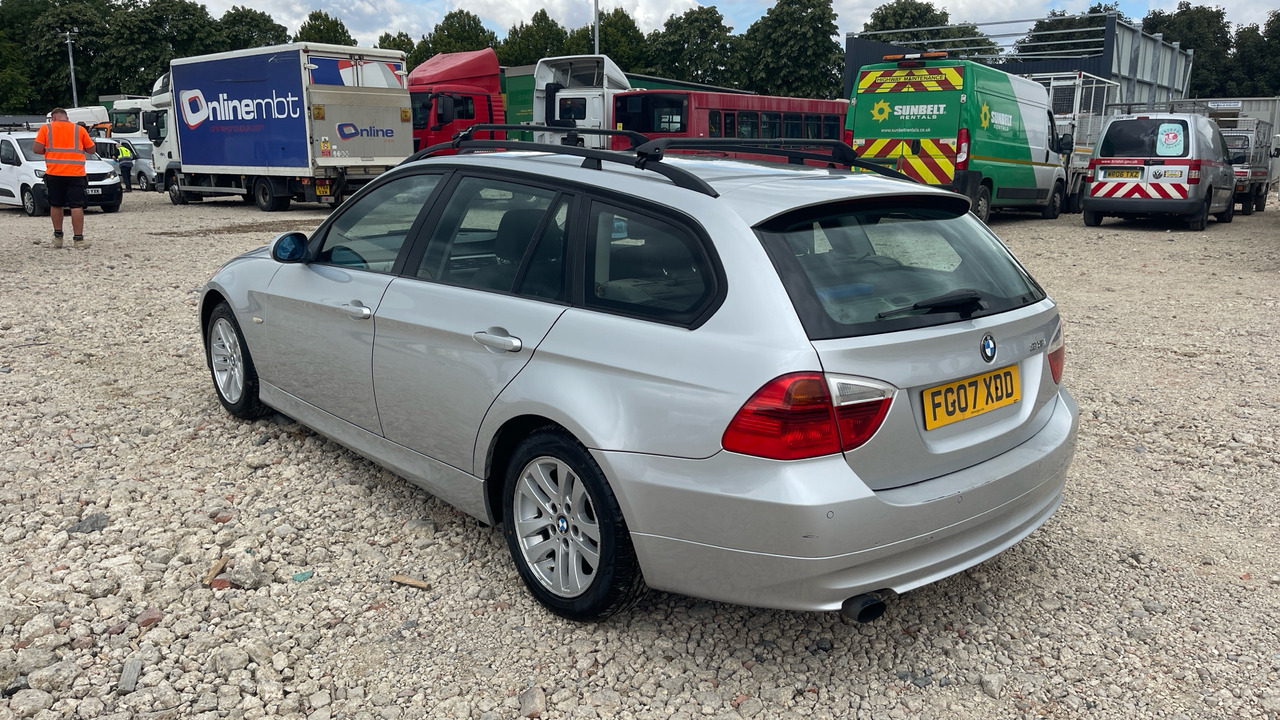 BMW 318 I - Personenwagen: afbeelding 3 BMW 318 I - Personenwagen: afbeelding 3
