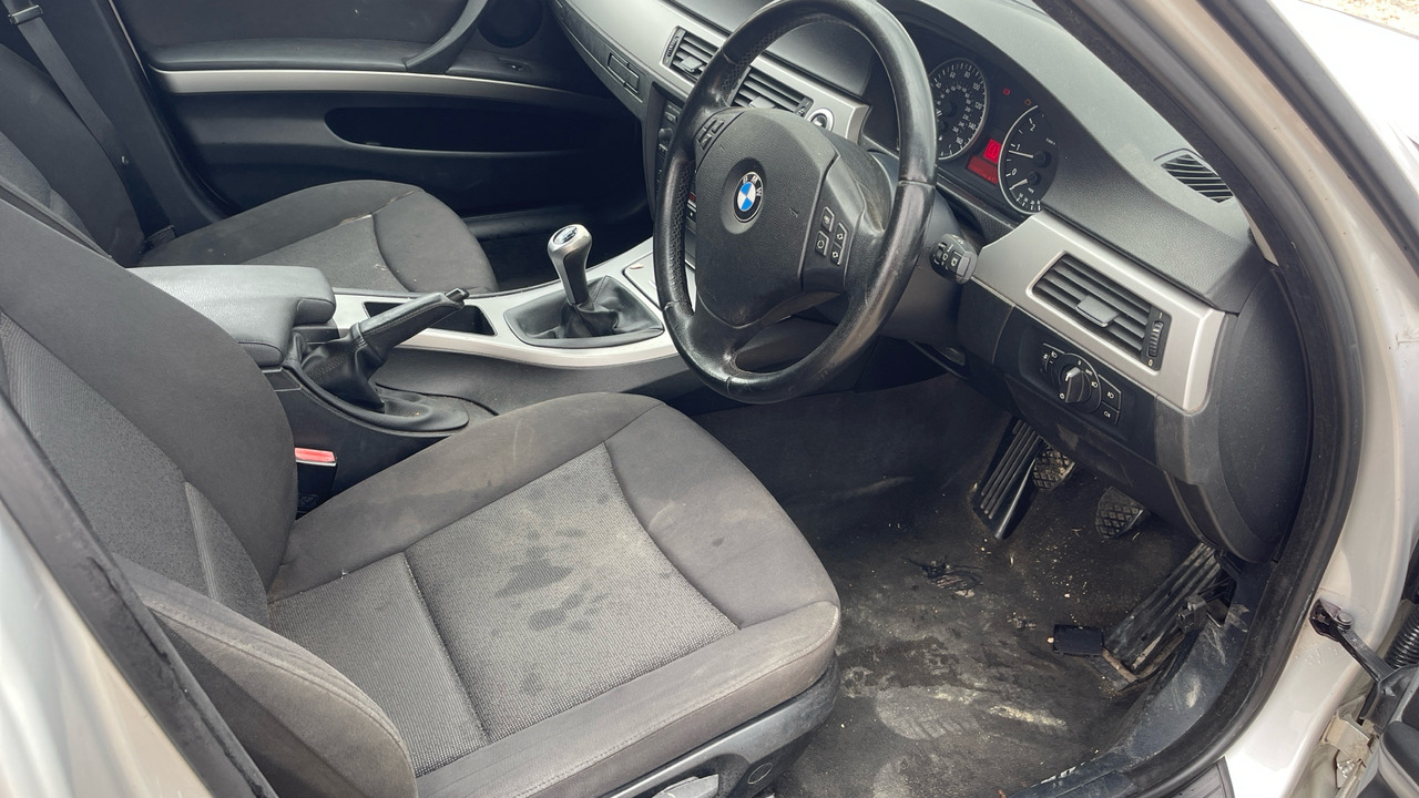 BMW 318 I - Personenwagen: afbeelding 5 BMW 318 I - Personenwagen: afbeelding 5