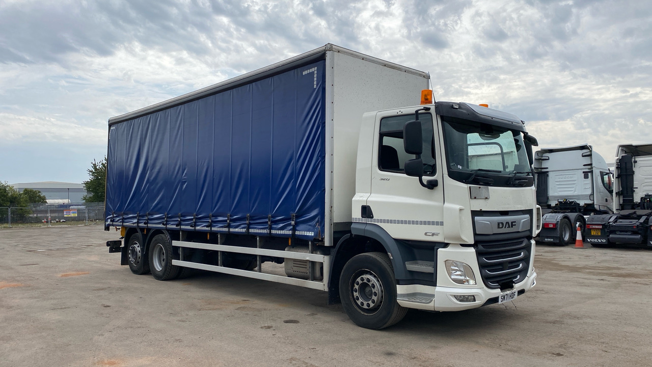 DAF CF 320 - Schuifzeilen vrachtwagen: afbeelding 1 DAF CF 320 - Schuifzeilen vrachtwagen: afbeelding 1
