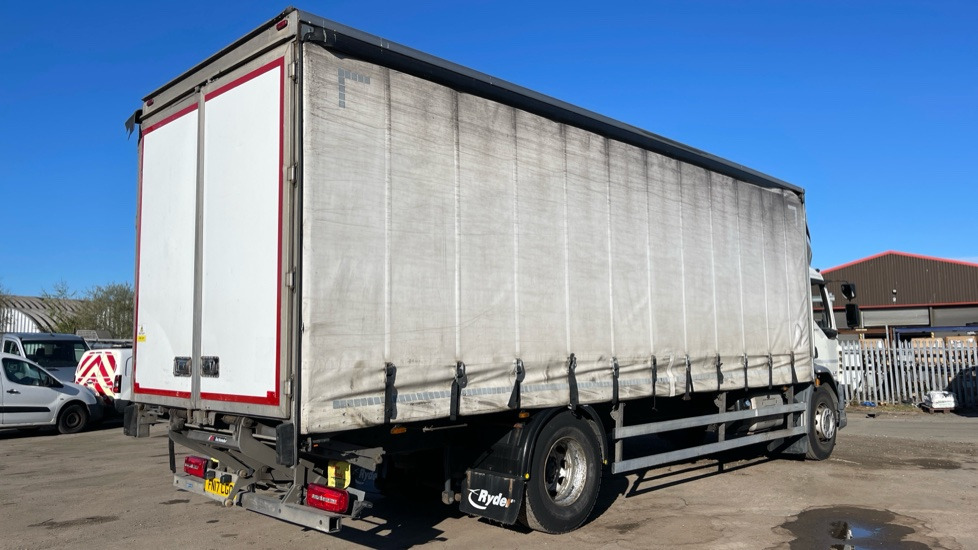 DAF LF 230 EURO 6 18 TONNE - Schuifzeilen vrachtwagen: afbeelding 4 DAF LF 230 EURO 6 18 TONNE - Schuifzeilen vrachtwagen: afbeelding 4