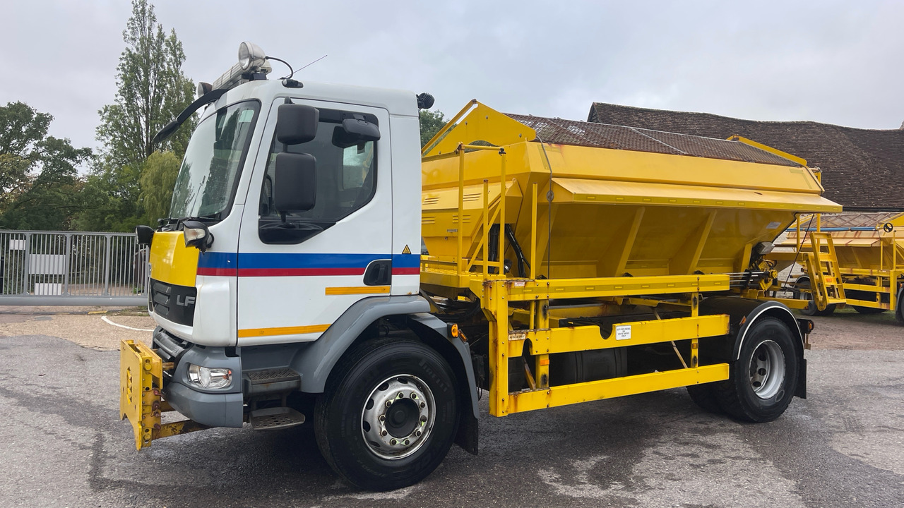 DAF LF 55.220 - Sneeuwruimer: afbeelding 2 DAF LF 55.220 - Sneeuwruimer: afbeelding 2