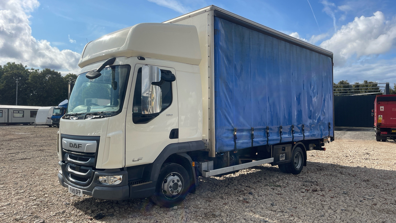 Daf LF 180 - Schuifzeilen vrachtwagen: afbeelding 2 Daf LF 180 - Schuifzeilen vrachtwagen: afbeelding 2