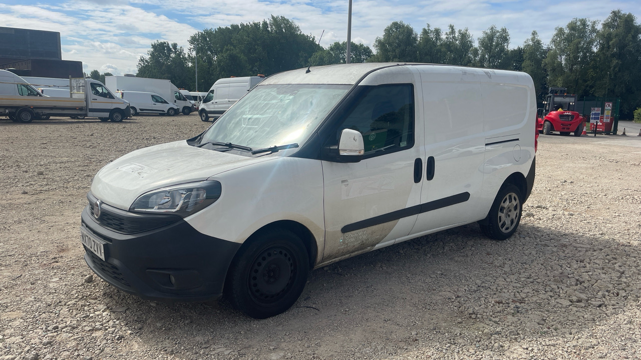 FIAT DOBLO 1.6 Multijet 16V 105PS - Kleine bestelwagen: afbeelding 2 FIAT DOBLO 1.6 Multijet 16V 105PS - Kleine bestelwagen: afbeelding 2