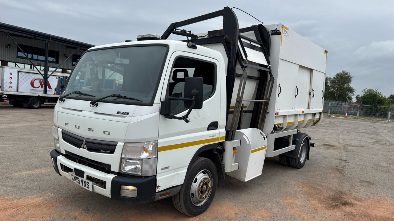 FUSO CANTER 7C15 - Vuilniswagen: afbeelding 2 FUSO CANTER 7C15 - Vuilniswagen: afbeelding 2