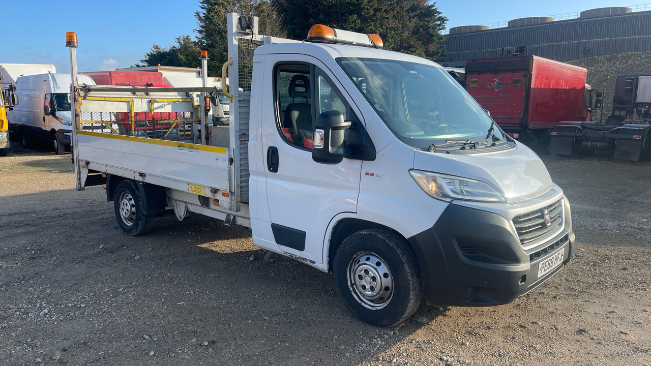 Fiat Ducato 35 35 MAXI 2.3 MULTIJET 130PS - Bestelwagen open laadbak: afbeelding 1 Fiat Ducato 35 35 MAXI 2.3 MULTIJET 130PS - Bestelwagen open laadbak: afbeelding 1