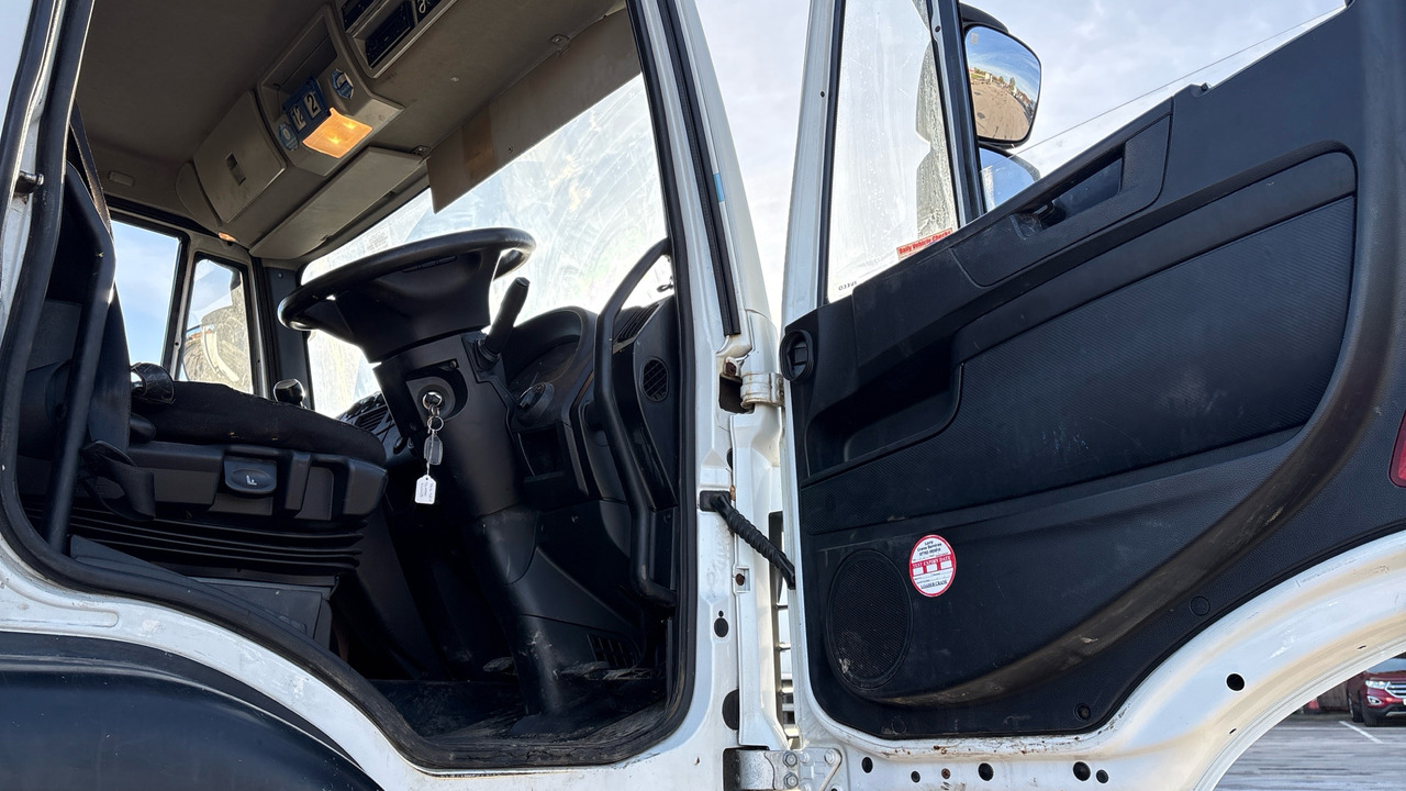 IVECO EUROCARGO 120-190 - Vrachtwagen met open laadbak, Kraanwagen: afbeelding 5 IVECO EUROCARGO 120-190 - Vrachtwagen met open laadbak, Kraanwagen: afbeelding 5