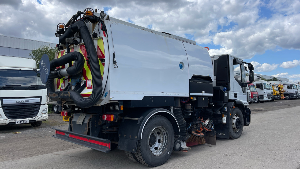 IVECO EUROCARGO 150-220 - Veegwagen: afbeelding 4 IVECO EUROCARGO 150-220 - Veegwagen: afbeelding 4