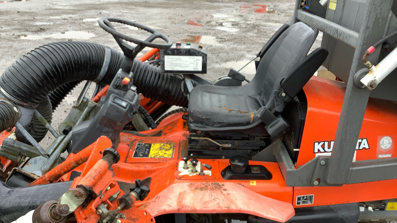 KUBOTA AM3300 - Gazonmaaier: afbeelding 5 KUBOTA AM3300 - Gazonmaaier: afbeelding 5