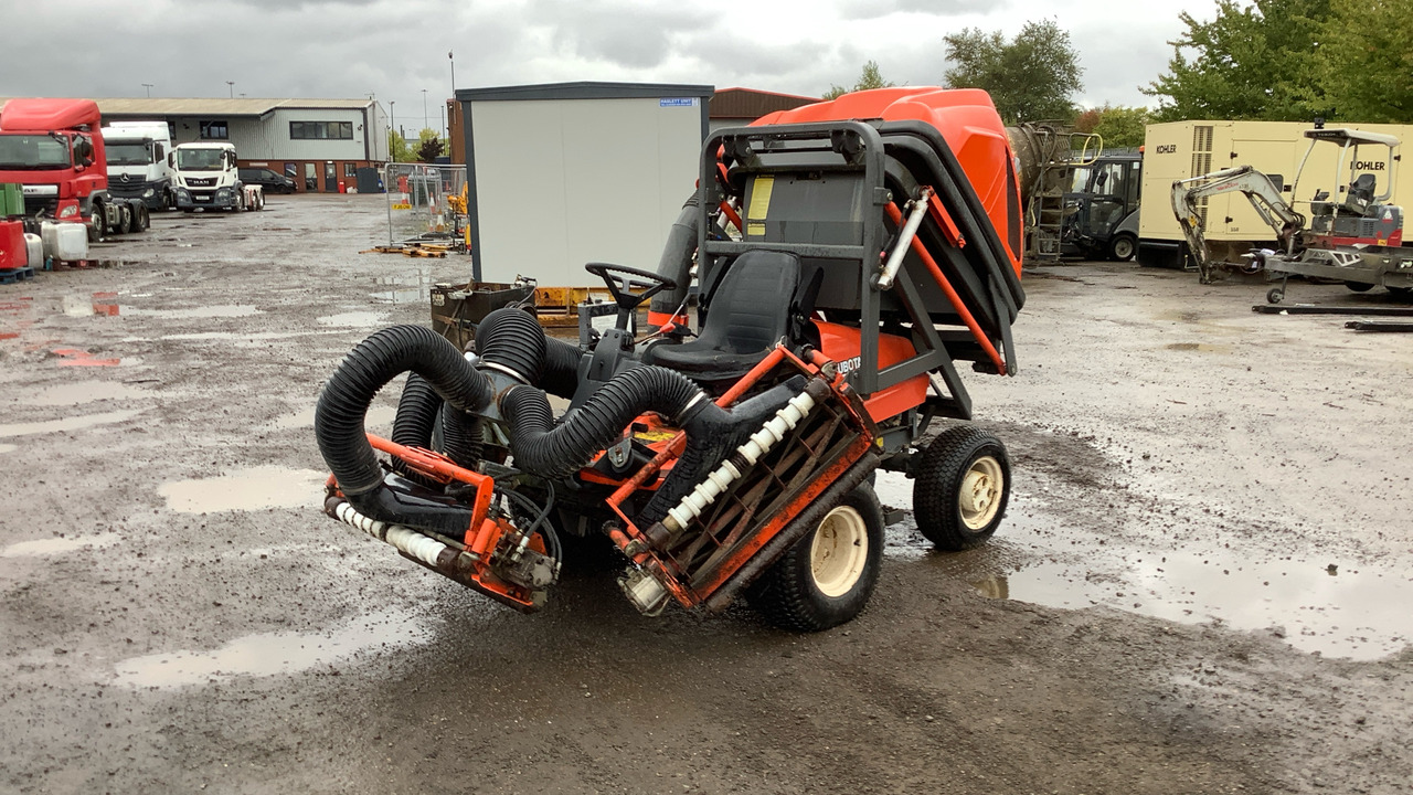 KUBOTA AM3300 - Gazonmaaier: afbeelding 1 KUBOTA AM3300 - Gazonmaaier: afbeelding 1