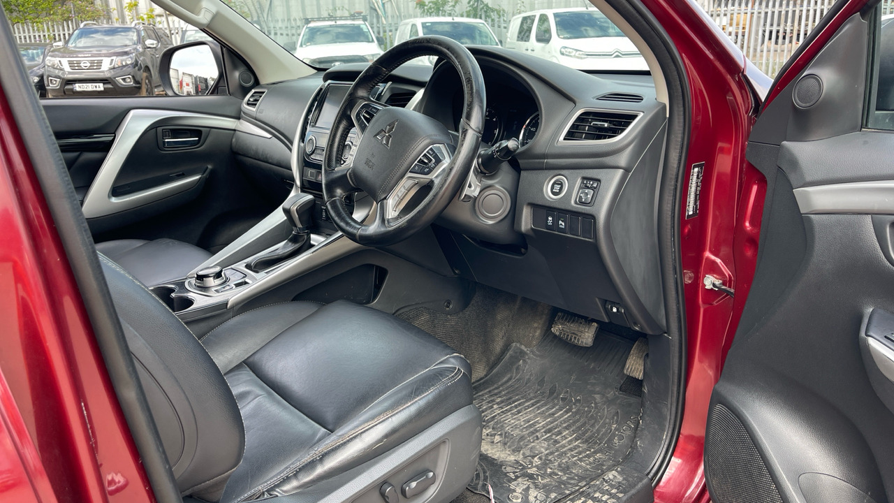 MITSUBISHI SHOGUN SPORT 2.4 DI-DC - Personenwagen: afbeelding 5 MITSUBISHI SHOGUN SPORT 2.4 DI-DC - Personenwagen: afbeelding 5