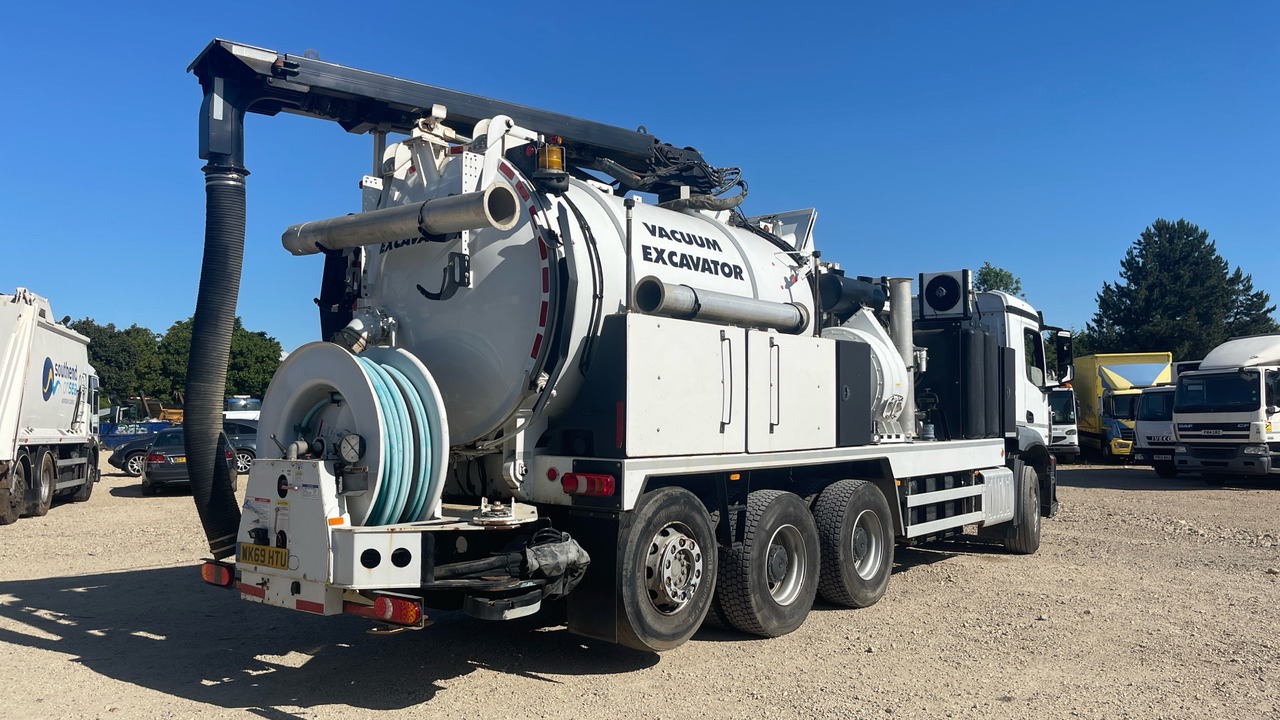 Mercedes-Benz Arocs 3243 - Vacuümwagen: afbeelding 4 Mercedes-Benz Arocs 3243 - Vacuümwagen: afbeelding 4