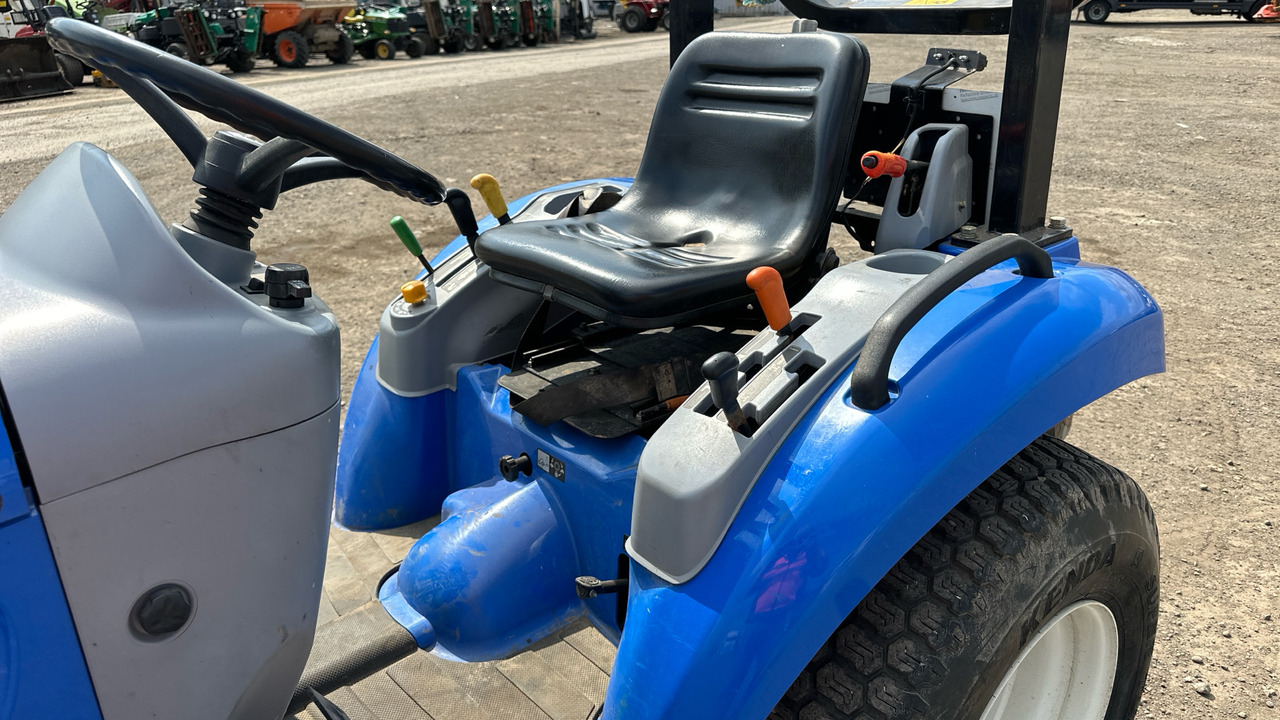 NEW HOLLAND BLOOMER 25 - Mini tractor: afbeelding 5 NEW HOLLAND BLOOMER 25 - Mini tractor: afbeelding 5