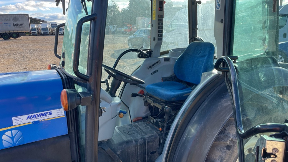 NEW HOLLAND T4030V - Bestelwagen open laadbak: afbeelding 5 NEW HOLLAND T4030V - Bestelwagen open laadbak: afbeelding 5