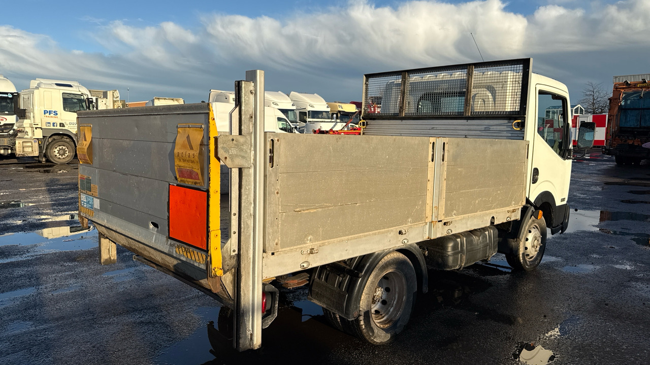 NISSAN CABSTAR 35.14 dCi - Bestelwagen open laadbak: afbeelding 4 NISSAN CABSTAR 35.14 dCi - Bestelwagen open laadbak: afbeelding 4