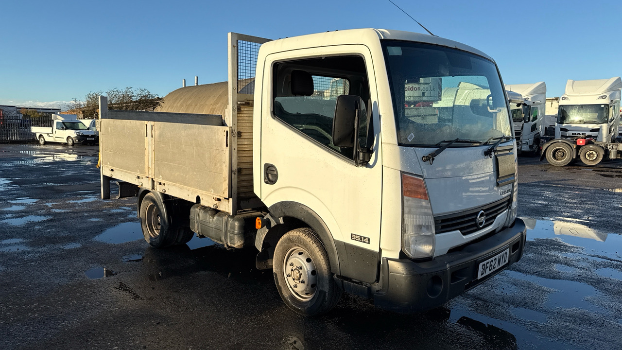 NISSAN CABSTAR 35.14 dCi - Bestelwagen open laadbak: afbeelding 1 NISSAN CABSTAR 35.14 dCi - Bestelwagen open laadbak: afbeelding 1