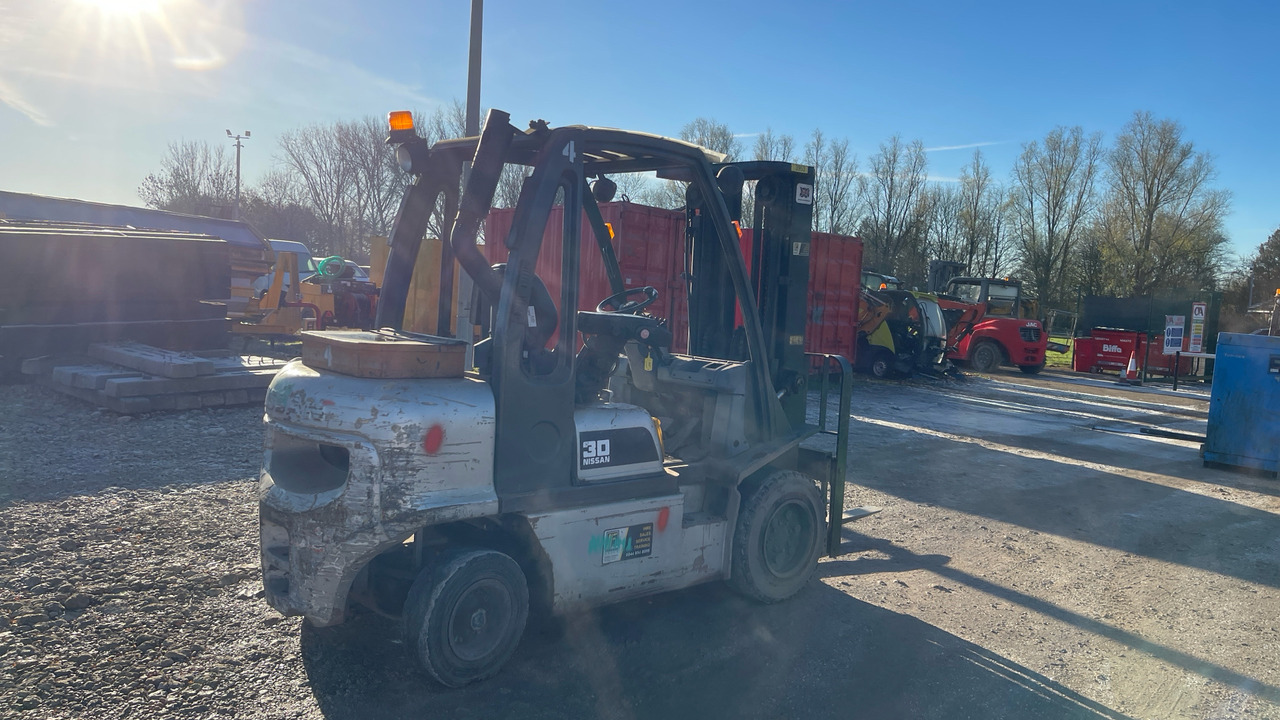NISSAN YG1D2A300 - Diesel heftruck: afbeelding 3 NISSAN YG1D2A300 - Diesel heftruck: afbeelding 3