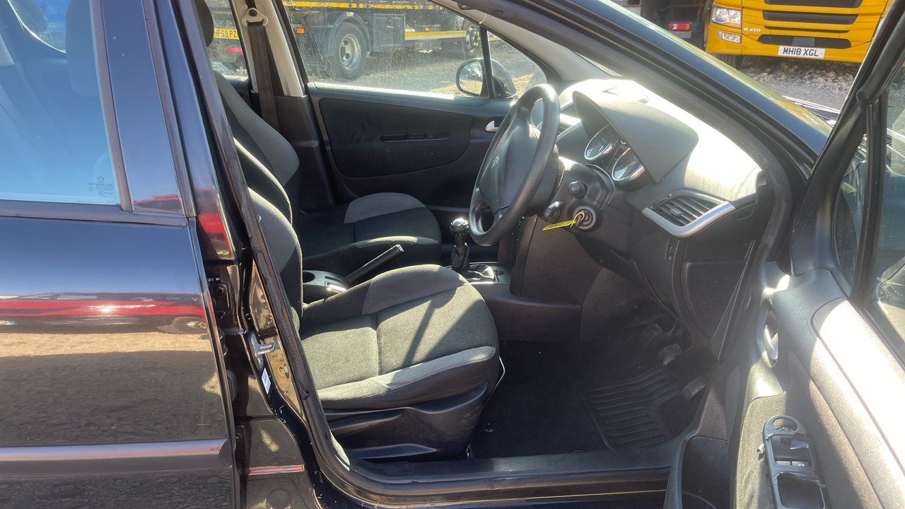 PEUGEOT 207 1.4 16V S - Hatchback: afbeelding 5 PEUGEOT 207 1.4 16V S - Hatchback: afbeelding 5