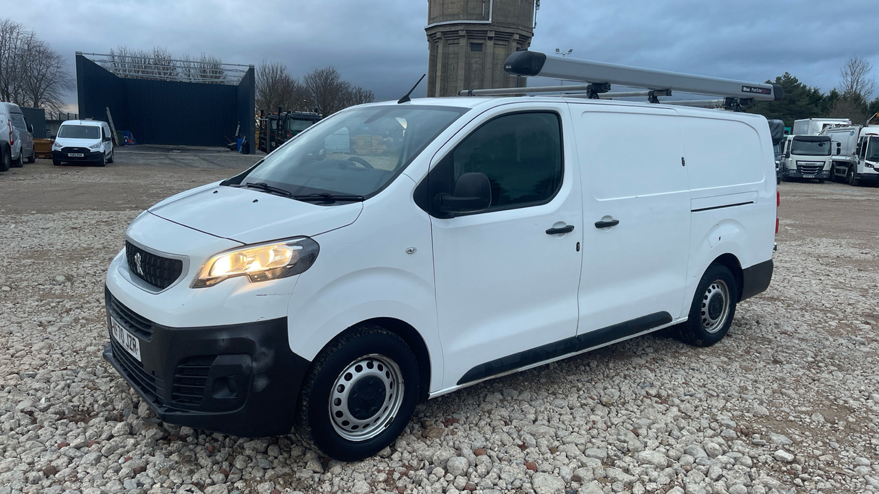 PEUGEOT EXPERT PROFESSIONAL 1.5 BLUEHDI - Gesloten bestelwagen: afbeelding 2 PEUGEOT EXPERT PROFESSIONAL 1.5 BLUEHDI - Gesloten bestelwagen: afbeelding 2