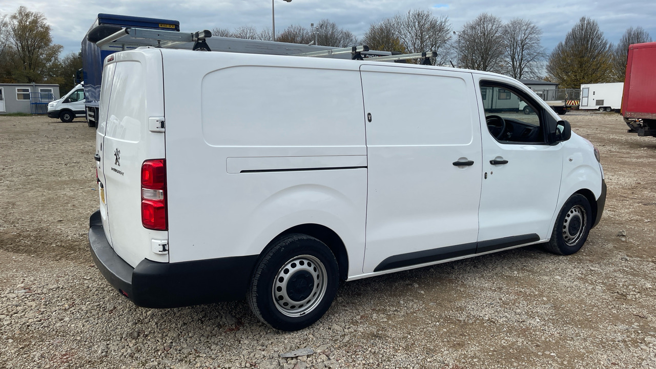 PEUGEOT EXPERT PROFESSIONAL 1200 1.5 BLUE HDI 100PS - Kleine bestelwagen: afbeelding 4 PEUGEOT EXPERT PROFESSIONAL 1200 1.5 BLUE HDI 100PS - Kleine bestelwagen: afbeelding 4