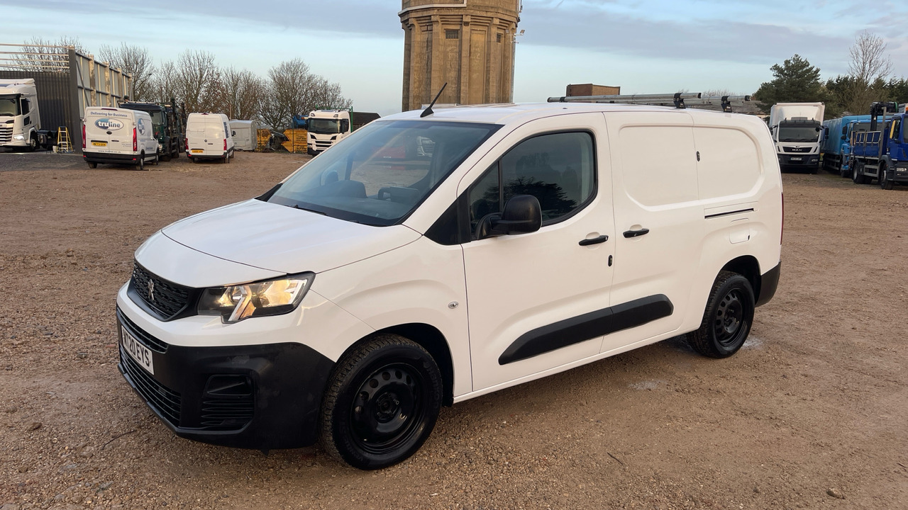 PEUGEOT PARTNER 850 1.5 BlueHDi 100ps Professional - Kleine bestelwagen: afbeelding 2 PEUGEOT PARTNER 850 1.5 BlueHDi 100ps Professional - Kleine bestelwagen: afbeelding 2