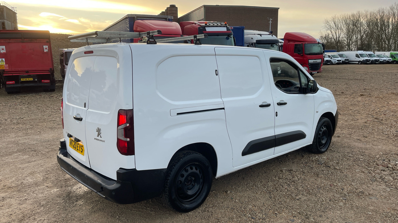 PEUGEOT PARTNER 850 1.5 BlueHDi 100ps Professional - Kleine bestelwagen: afbeelding 4 PEUGEOT PARTNER 850 1.5 BlueHDi 100ps Professional - Kleine bestelwagen: afbeelding 4