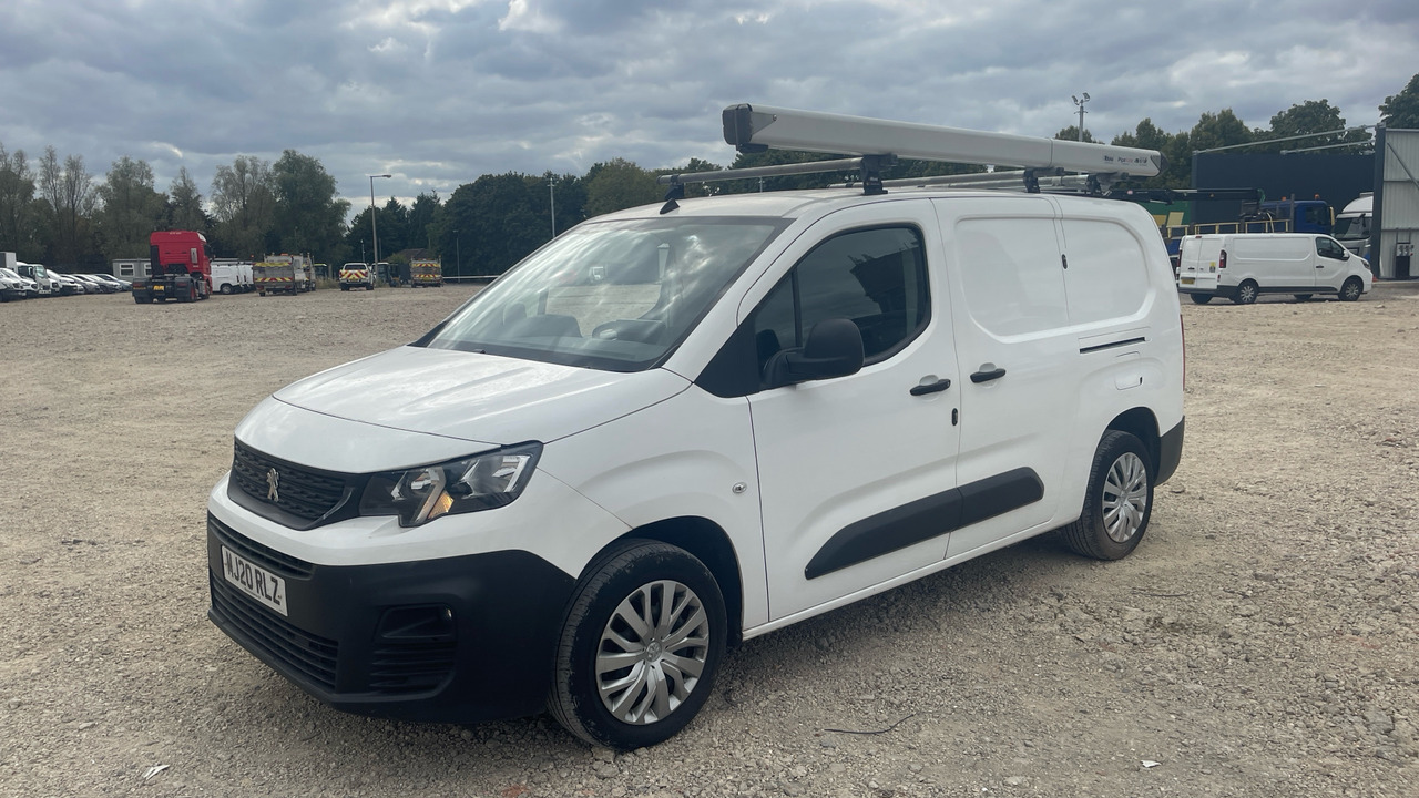 PEUGEOT PARTNER PROFESSIONAL 1.5 BLUE HDI - Kleine bestelwagen: afbeelding 2 PEUGEOT PARTNER PROFESSIONAL 1.5 BLUE HDI - Kleine bestelwagen: afbeelding 2