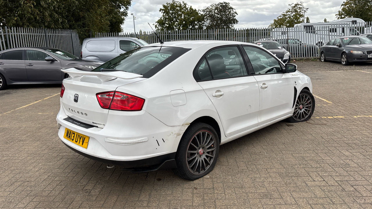 SEAT TOLEDO SX 1.6 TDI - Hatchback: afbeelding 4 SEAT TOLEDO SX 1.6 TDI - Hatchback: afbeelding 4