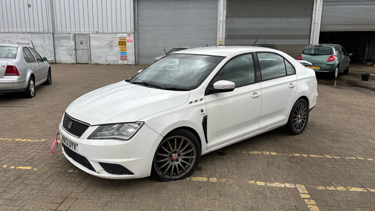 SEAT TOLEDO SX 1.6 TDI - Hatchback: afbeelding 2 SEAT TOLEDO SX 1.6 TDI - Hatchback: afbeelding 2