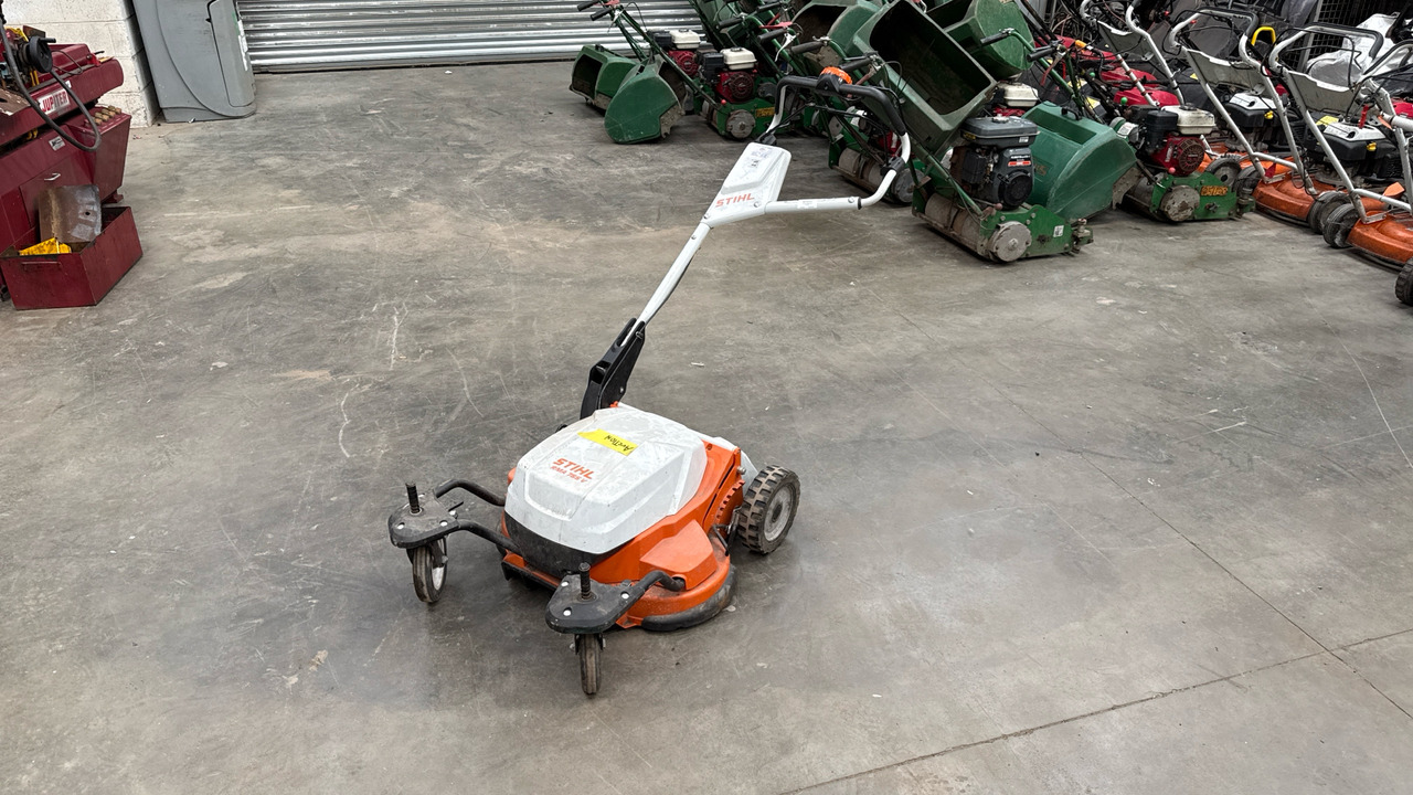 STIHL BR500 BACK PACK LEAF BLOWER - Bouwmaterieel: afbeelding 3 STIHL BR500 BACK PACK LEAF BLOWER - Bouwmaterieel: afbeelding 3