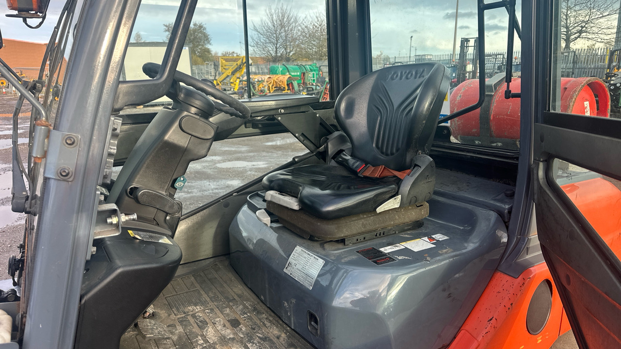 TOYOTA TONERO 30 - LPG heftruck: afbeelding 5 TOYOTA TONERO 30 - LPG heftruck: afbeelding 5