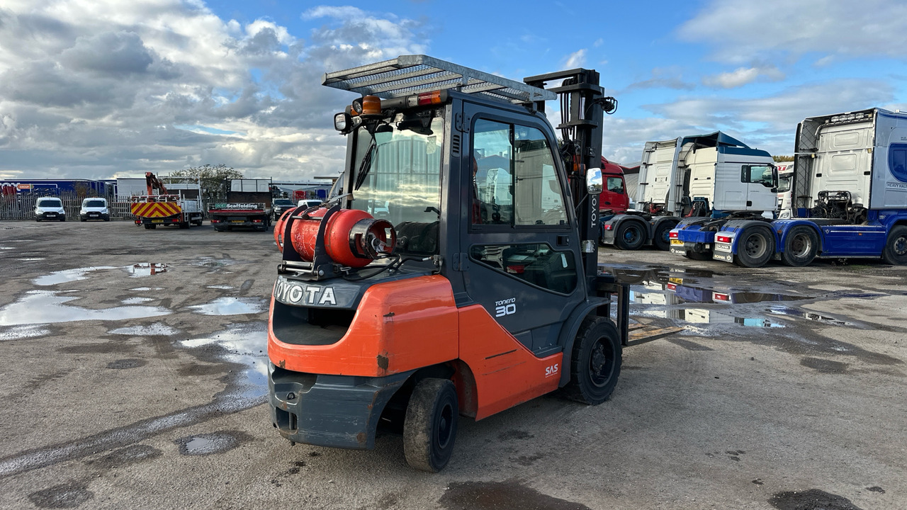 TOYOTA TONERO30 - Bouwmaterieel: afbeelding 4 TOYOTA TONERO30 - Bouwmaterieel: afbeelding 4