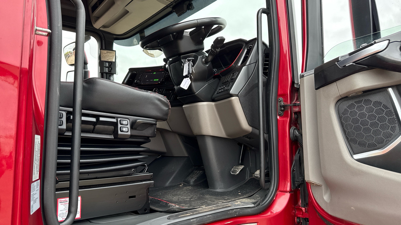SCANIA S650 ANNIVERSARY V8 - Trekker: afbeelding 5 SCANIA S650 ANNIVERSARY V8 - Trekker: afbeelding 5