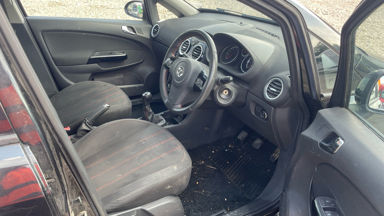 VAUXHALL CORSA 1.4 SXI - Hatchback: afbeelding 5 VAUXHALL CORSA 1.4 SXI - Hatchback: afbeelding 5