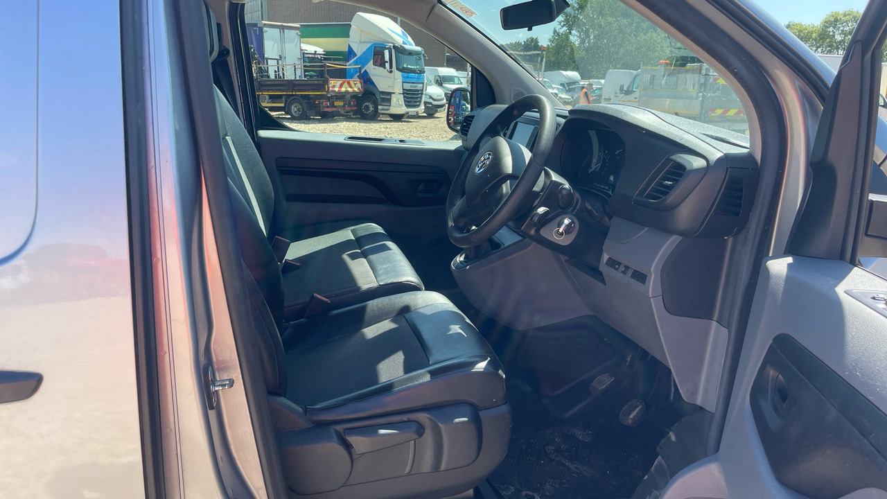VAUXHALL VIVARO 2700 1.5 100PS - Kleine bestelwagen: afbeelding 5 VAUXHALL VIVARO 2700 1.5 100PS - Kleine bestelwagen: afbeelding 5