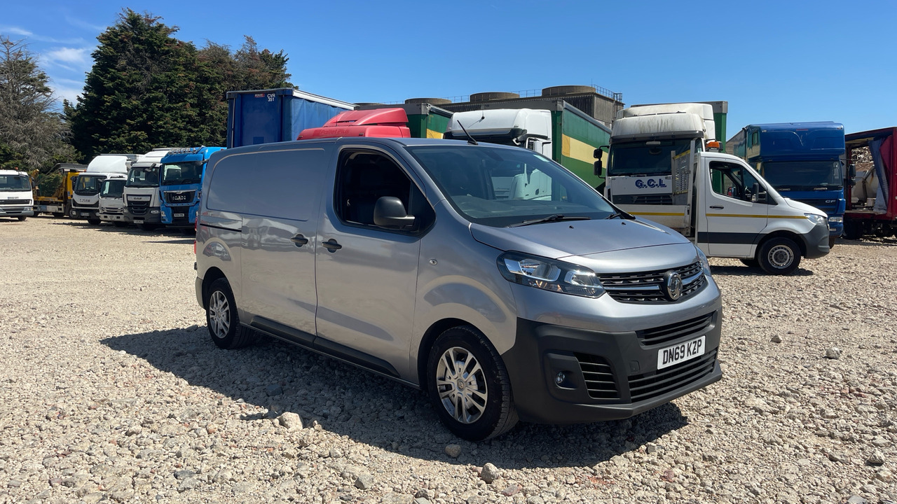VAUXHALL VIVARO 2700 1.5 100PS - Kleine bestelwagen: afbeelding 1 VAUXHALL VIVARO 2700 1.5 100PS - Kleine bestelwagen: afbeelding 1